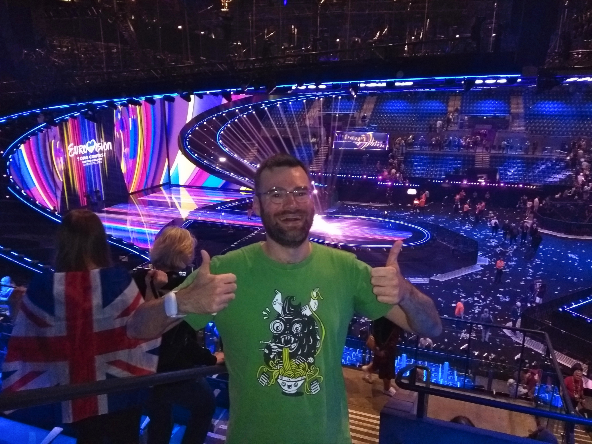 The United Kingdom: 24 points. Le Royaume-Uni: 24 points … The result did not dampen Andrew’s joy of being live at the ESC Grand Final